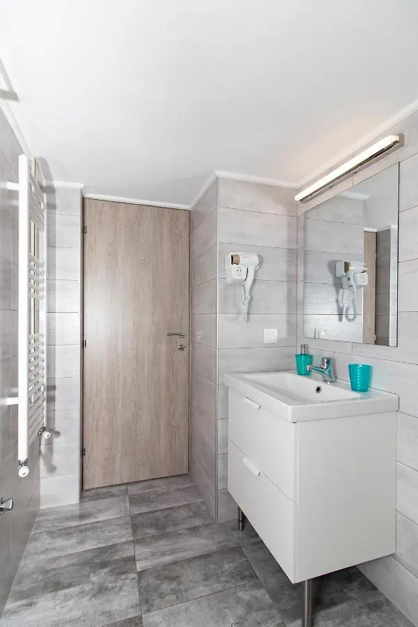 Large, Sunny, Modern Apartment Fully Renovated, Next To Agia Sofia Thessaloniki
